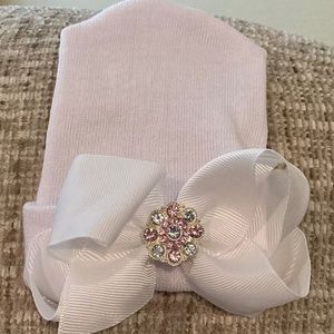 Newborn baby girl hospital hat/beanie with bow